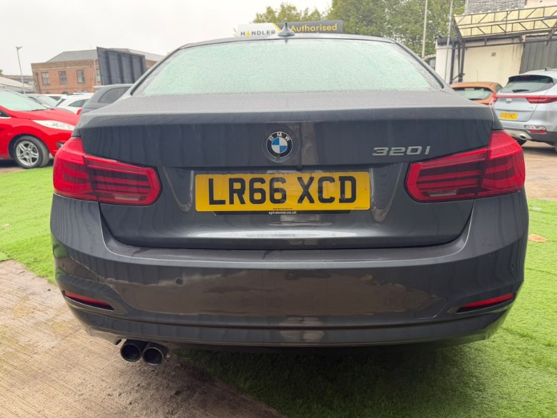 Blue BMW 1 Series 1.5 118i SE Hatchback 5dr Petrol Auto Euro 6 s/s 136 ps