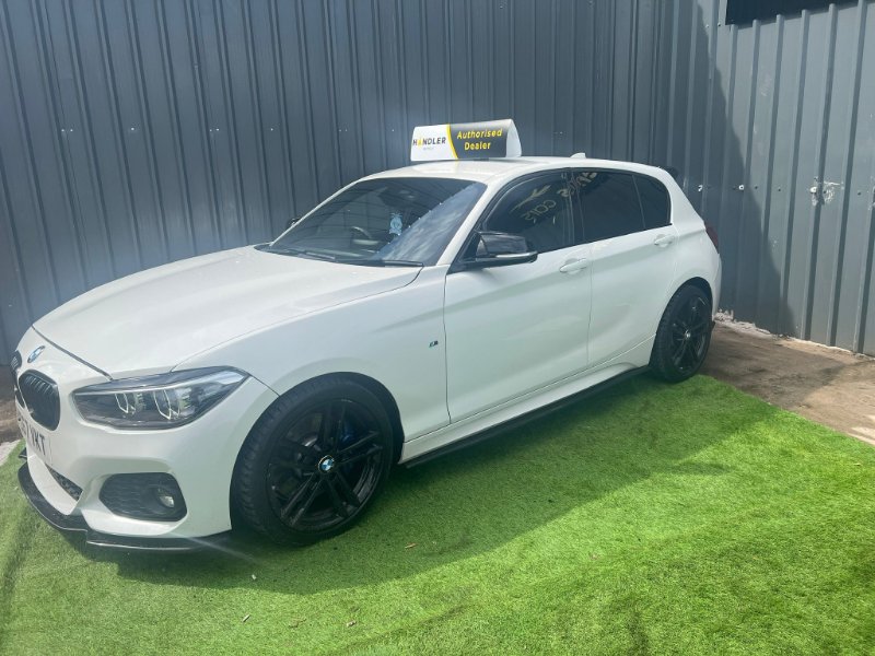 White BMW 1 Series 1.5 118i M Sport Shadow Edition Hatchback 5dr Petrol Auto Euro 6 s/s 136 ps