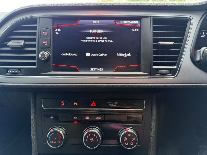 Black 2020 SEAT Leon 1.6 TDI SE Dynamic Hatchback 5dr Diesel Manual Euro 6 s/s 115 ps in Oldbury