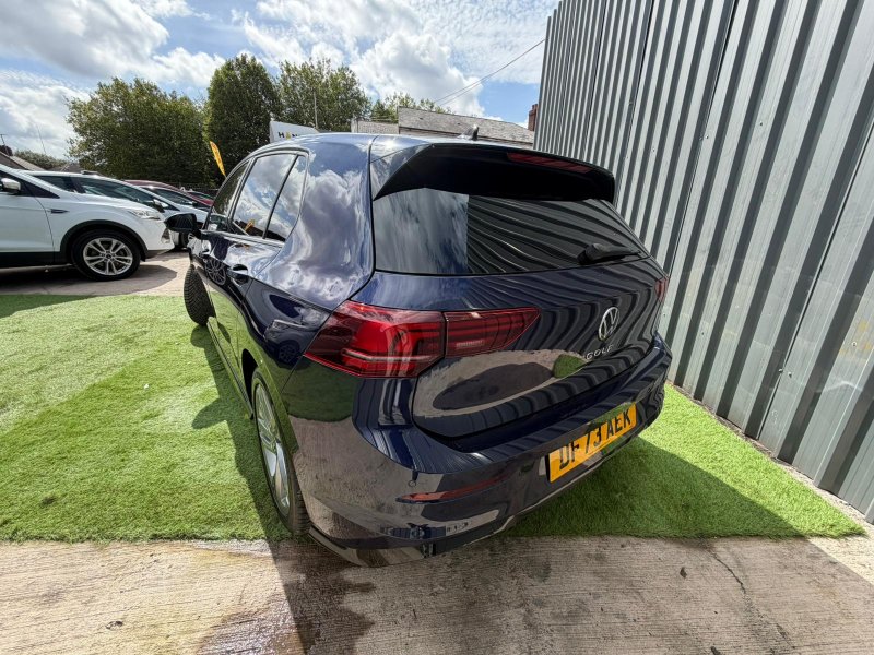 Blue 2023 Volkswagen Golf 1.5 eTSI MHEV R-Line Hatchback 5dr Petrol Hybrid DSG Euro 6 s/s 150 ps in Oldbury