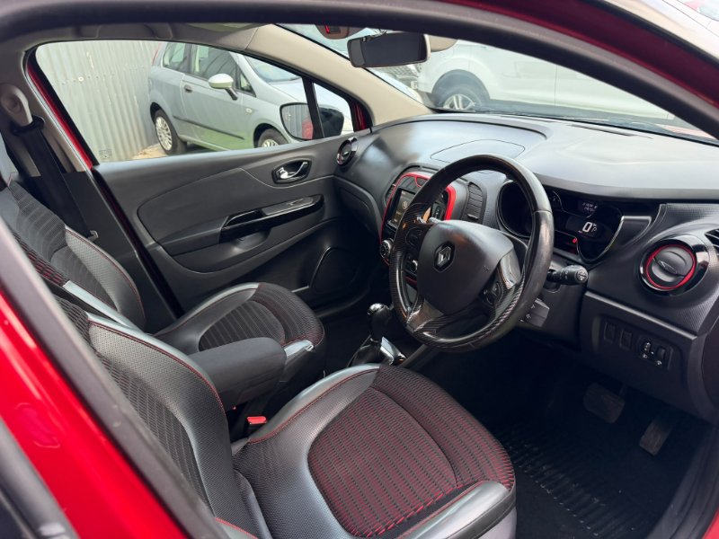 Red 2015 Renault Captur 1.2 TCe Signature SUV 5dr Petrol EDC Euro 5 120 ps in Oldbury