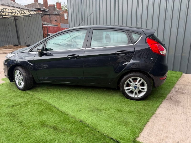 Black 2015 Ford Fiesta 1.0T EcoBoost Zetec Hatchback 5dr Petrol Manual Euro 6 s/s 100 ps in Oldbury