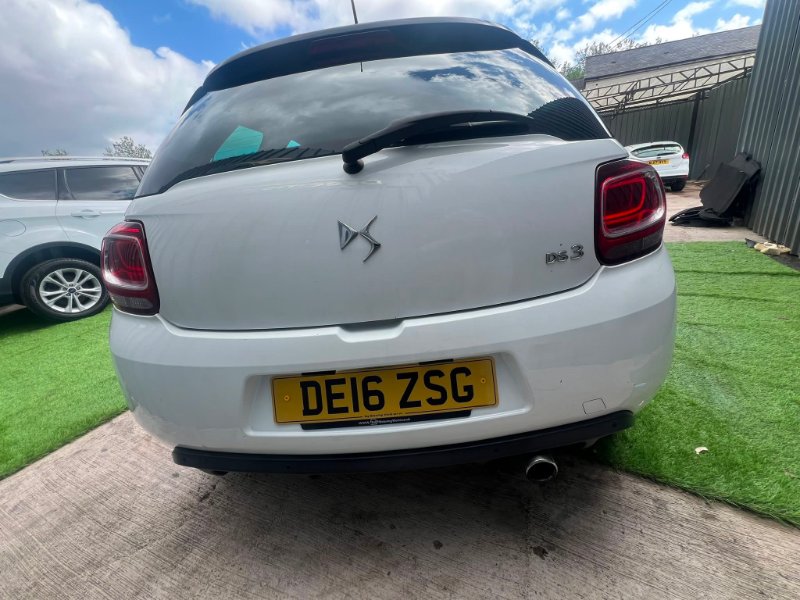 White 2016 DS DS 3 1.2 PureTech Elegance Hatchback 3dr Petrol EAT6 Euro 6 s/s 110 ps in Dreems Car Sales