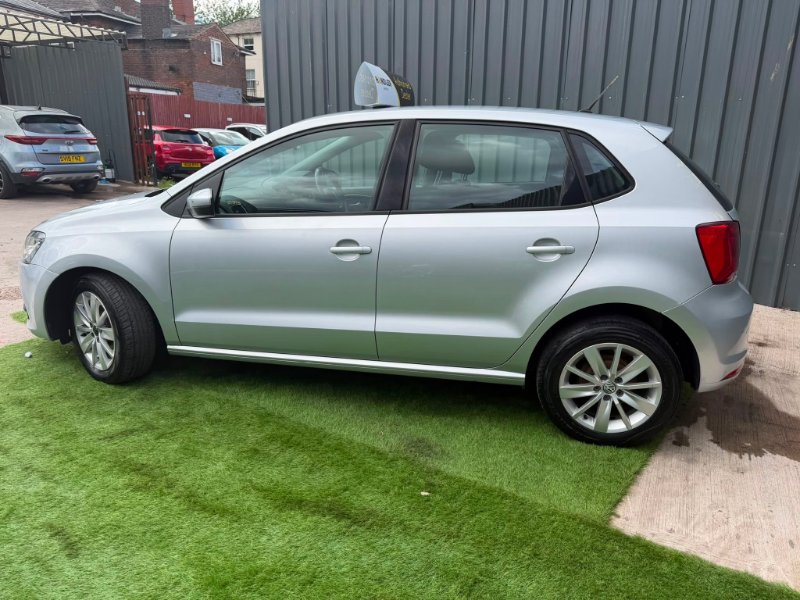 Silver Volkswagen Polo 1.0 BlueMotion Tech SE Hatchback 5dr Petrol Manual Euro 6 s/s 60 ps