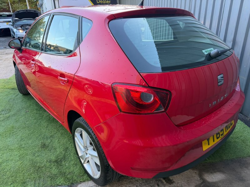 Red SEAT Ibiza 1.4 Toca Hatchback 5dr Petrol Manual Euro 5 85 ps