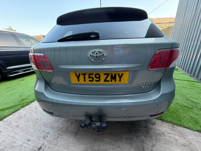 Toyota Avensis 2.2 D-CAT T Spirit Tourer 5dr Diesel Auto Euro 5 150 ps for sale in Oldbury