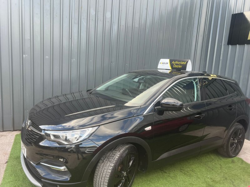 Black Vauxhall Grandland X 1.2 Turbo SRi Nav SUV 5dr Petrol Auto Euro 6 s/s 130 ps