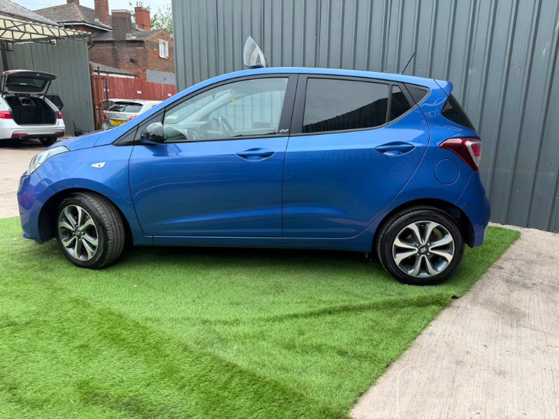 Blue Hyundai i10 1.0 Play Hatchback 5dr Petrol Manual Euro 6 67 ps