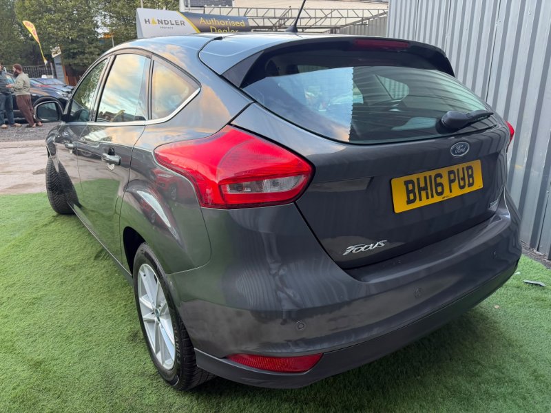 Grey 2016 Ford Focus 1.0T EcoBoost Zetec Hatchback 5dr Petrol Auto Euro 6 s/s 125 ps in Oldbury