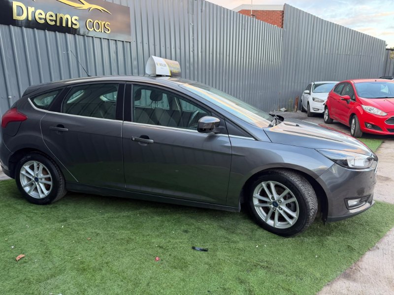 Grey 2016 Ford Focus 1.0T EcoBoost Zetec Hatchback 5dr Petrol Auto Euro 6 s/s 125 ps in Oldbury