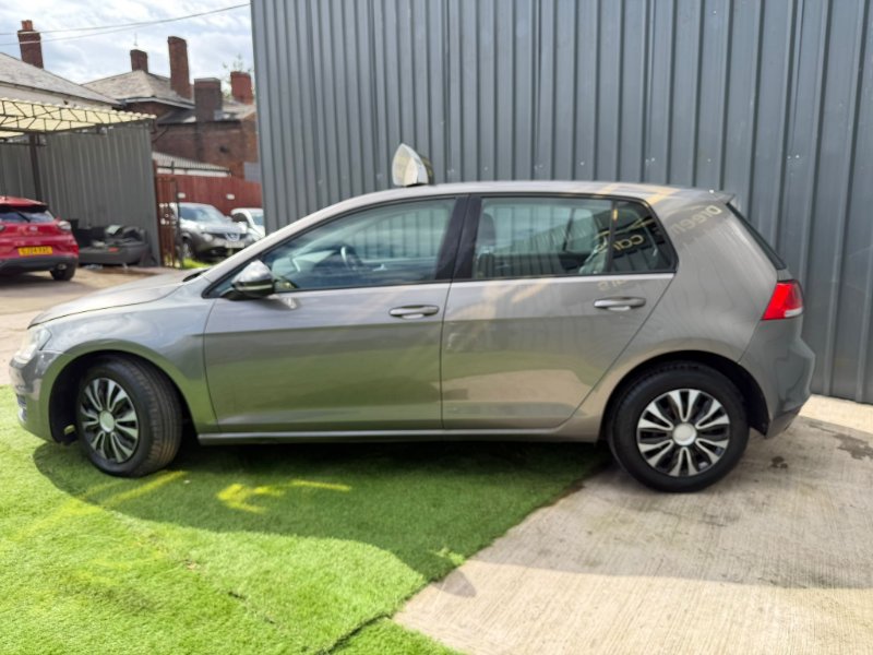 Grey Volkswagen Golf 1.4 TSI BlueMotion Tech S Hatchback 5dr Petrol DSG Euro 5 s/s 122 ps