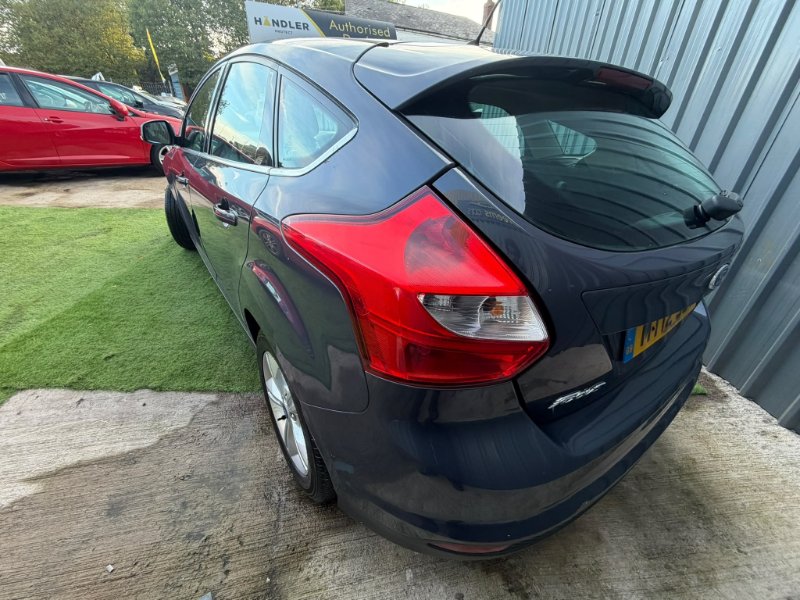Ford Focus 1.6 Zetec Hatchback 5dr Petrol Manual Euro 5 105 ps for sale in Oldbury