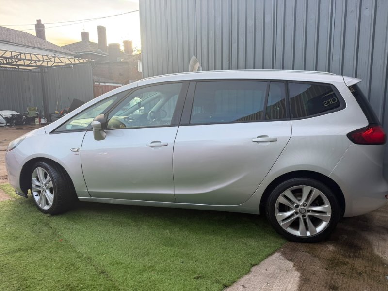 Silver Vauxhall Zafira Tourer 1.4T 16V SRi MPV 5dr Petrol Manual Euro 5 140 ps