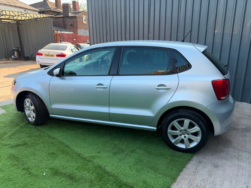 Silver Volkswagen Polo 1.4 Match Hatchback 5dr Petrol Manual Euro 5 85 ps