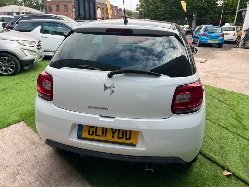 White Citroen DS3 1.6 VTi DStyle Hatchback 3dr Petrol Auto Euro 5 120 ps